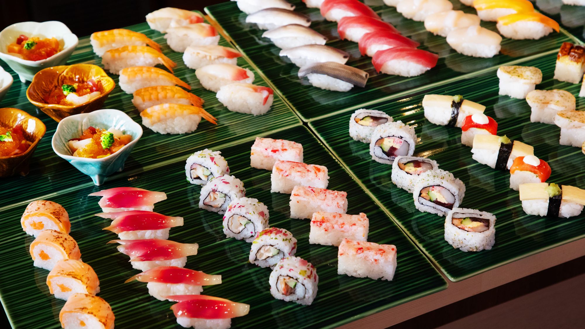 ■夕食ビュッフェ／目と舌で楽しむ贅沢な時間を提供いたします