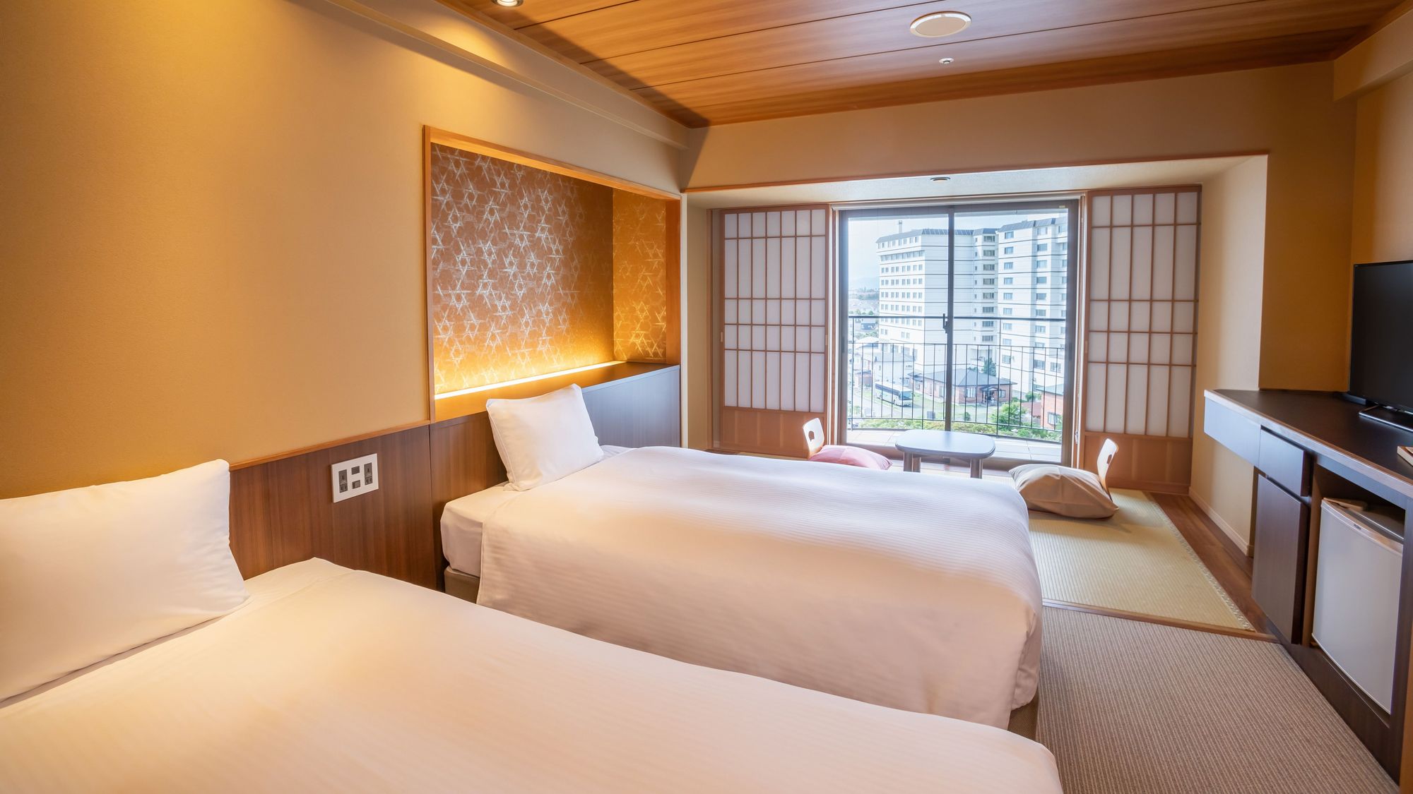 スタンダードルームB【畳スペース/バルコニー付/30平米】