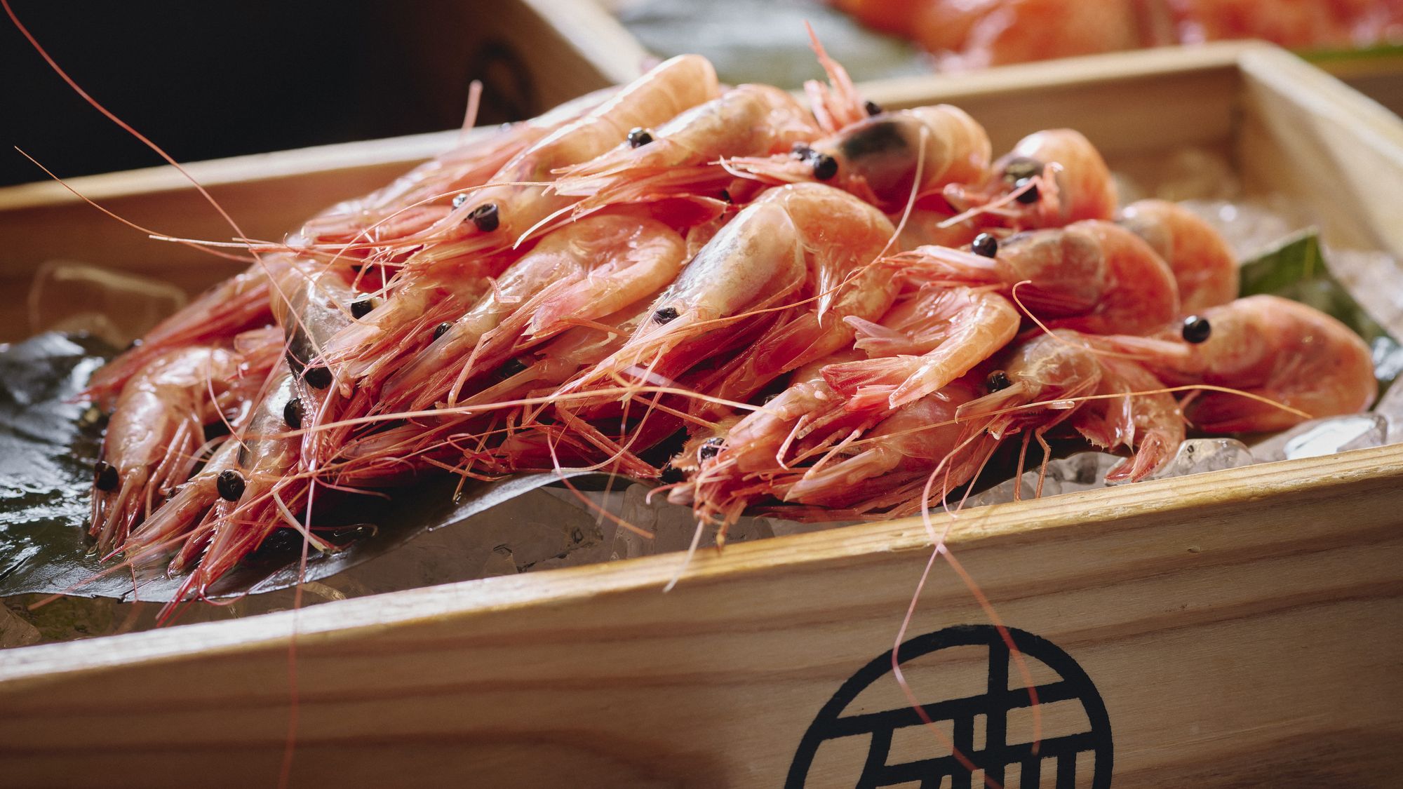 ■夕食ビュッフェ／海の幸を存分にお楽しみください