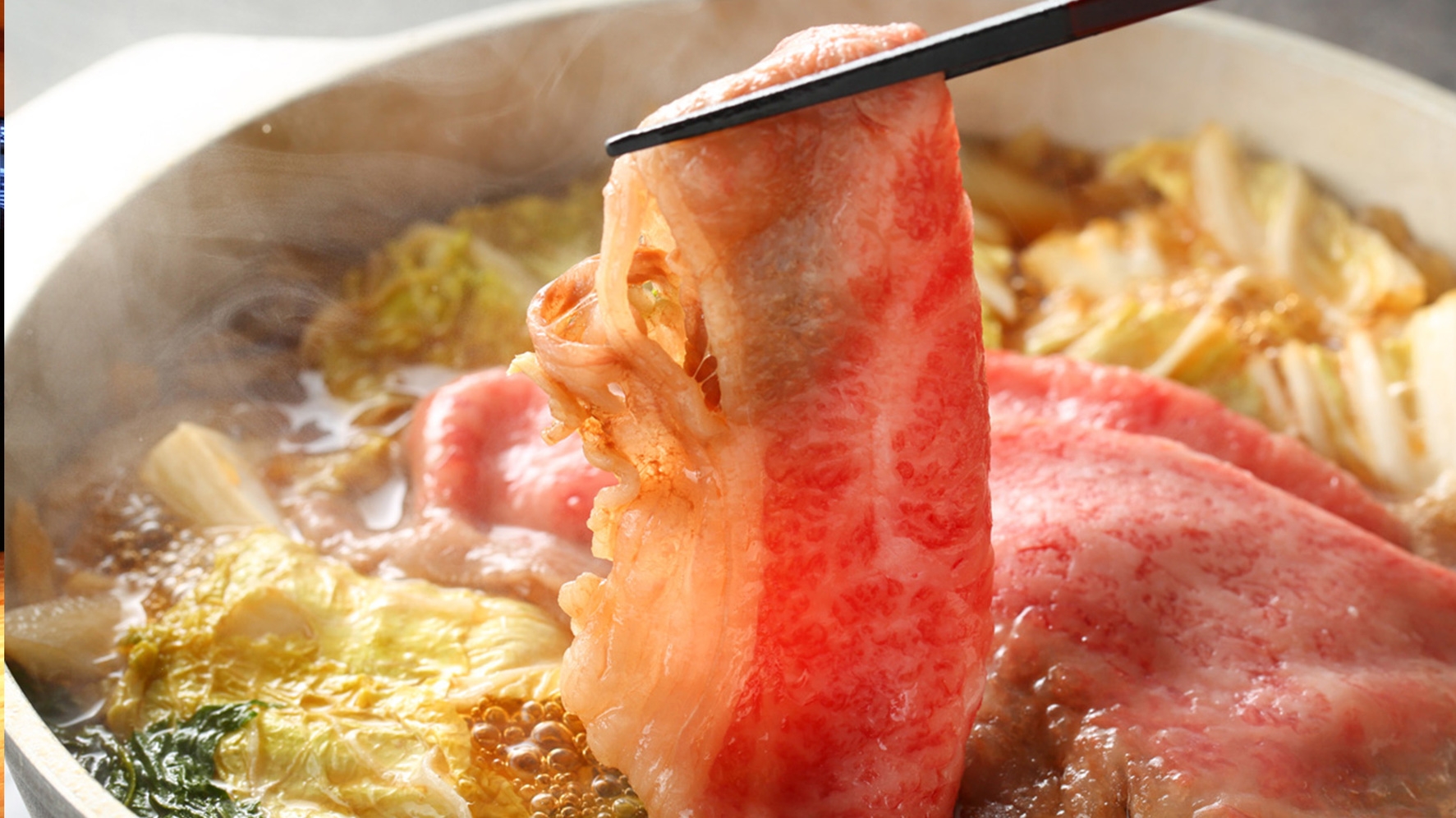 【お盆期間限定】【お部屋食だからすき焼きご膳と朝定食】離れ温泉付き客室でお篭りステイ