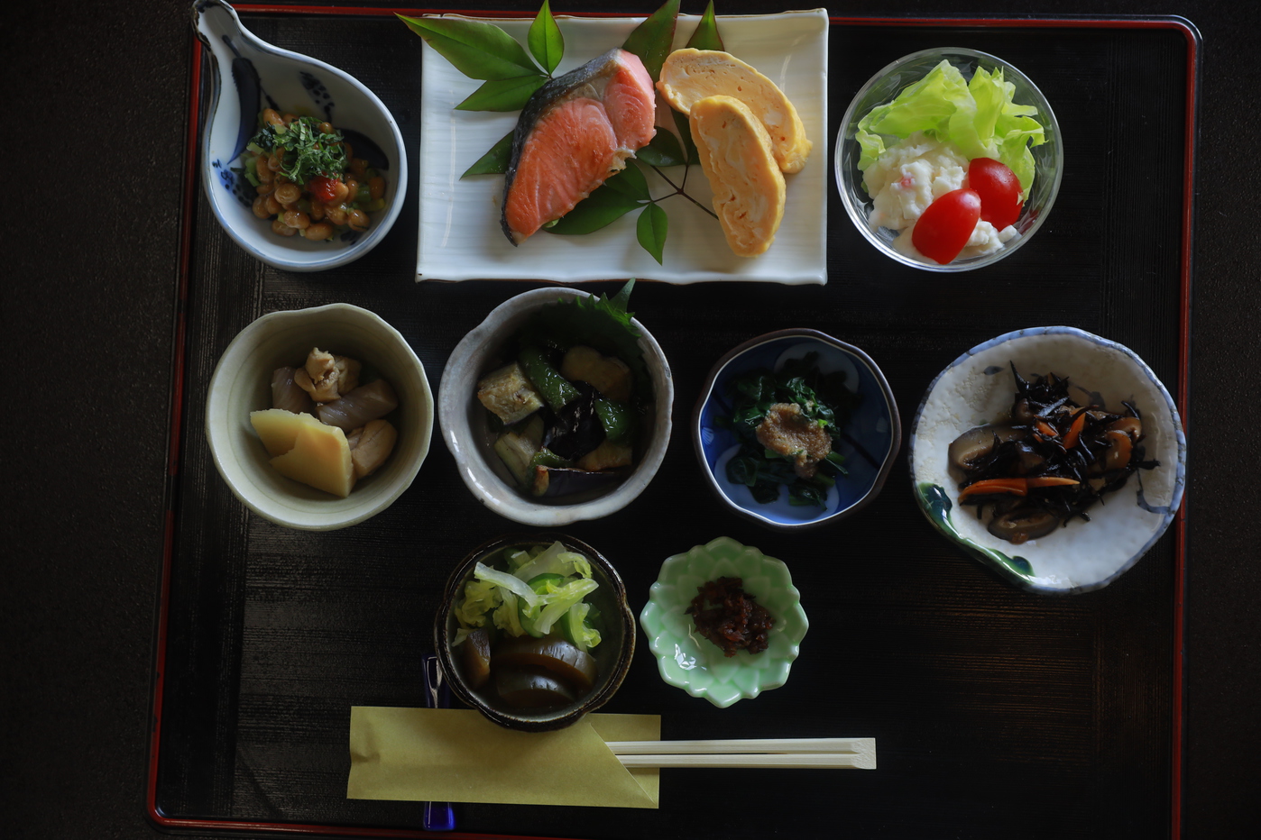 【一泊朝食のみプラン】〜源泉かけ流しの貸し切り温泉＆季節ごとの創作料理を堪能〜