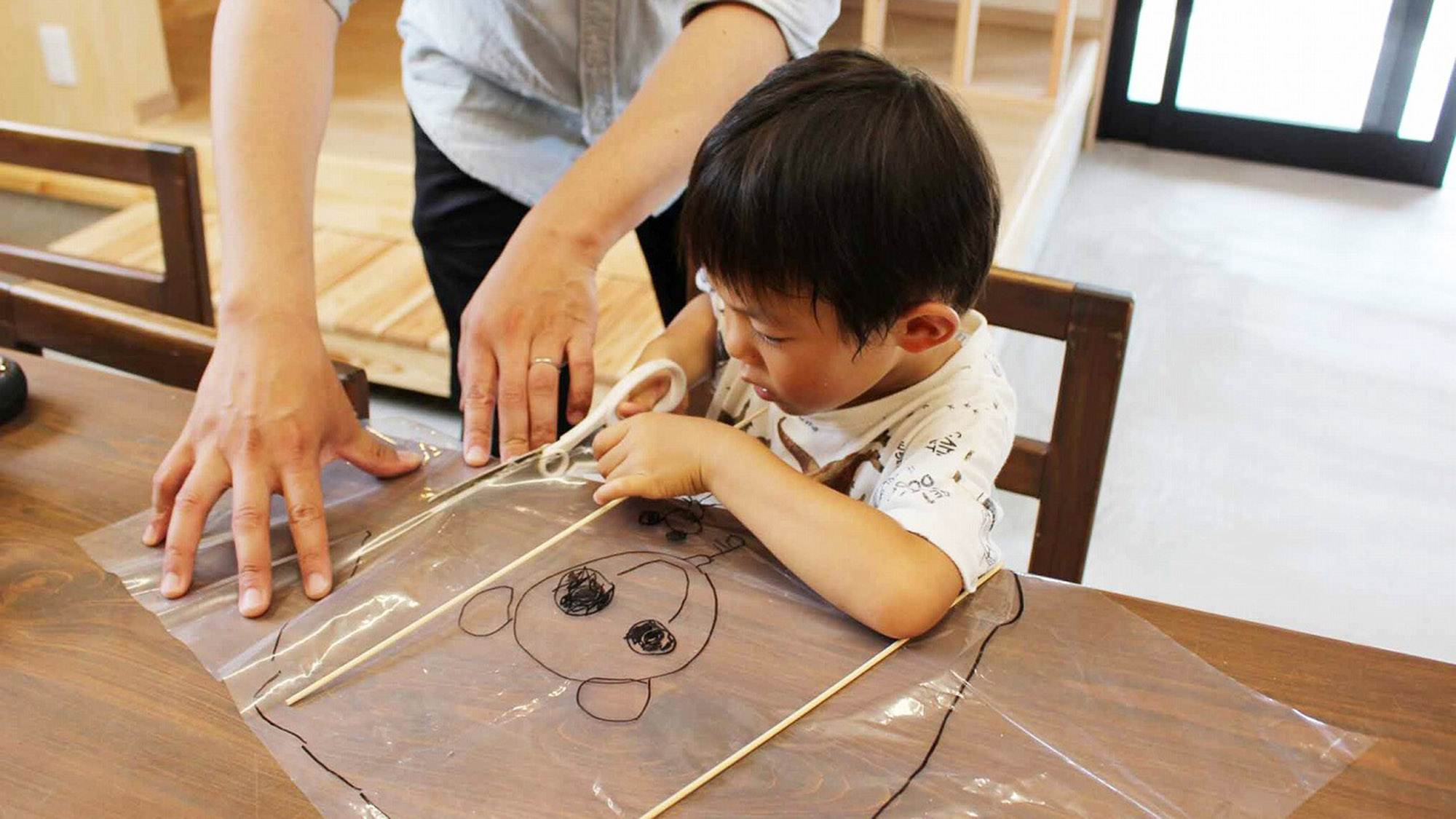 ・針江の竹を使って、凧を作る体験ができます