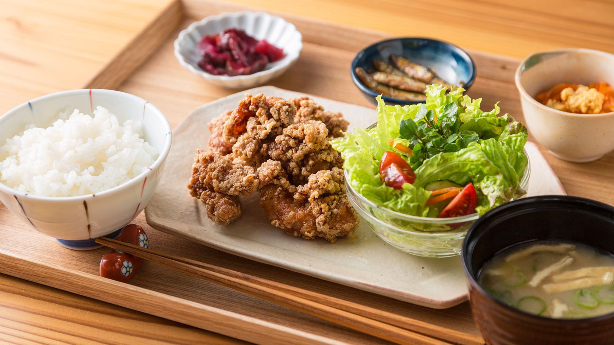 ・高島名物　とんちゃん唐揚げ定食　高島市では家庭の味です