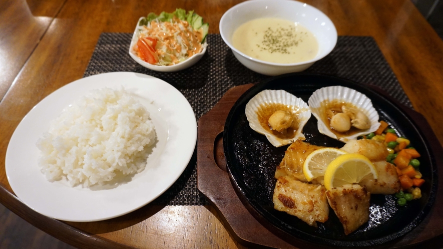 ★選べるメイン料理★魚のバター焼きの夕食セット