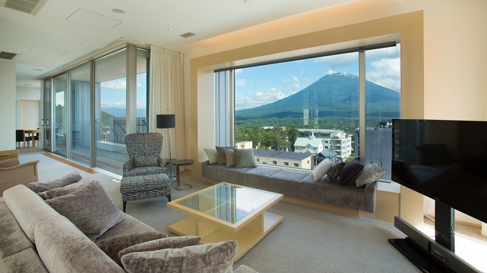 ペントハウスリビングルーム（夏）