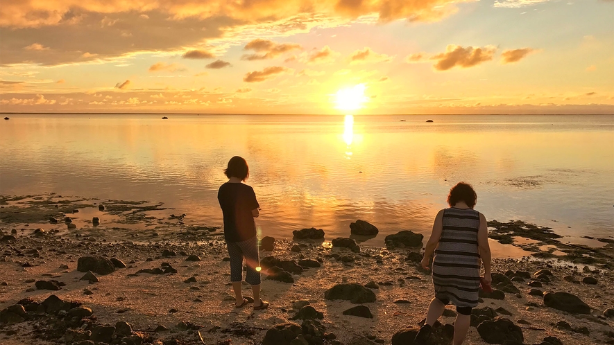 ・宿周辺の風景：天気のよい日には、海に沈む夕日をご覧いただけます