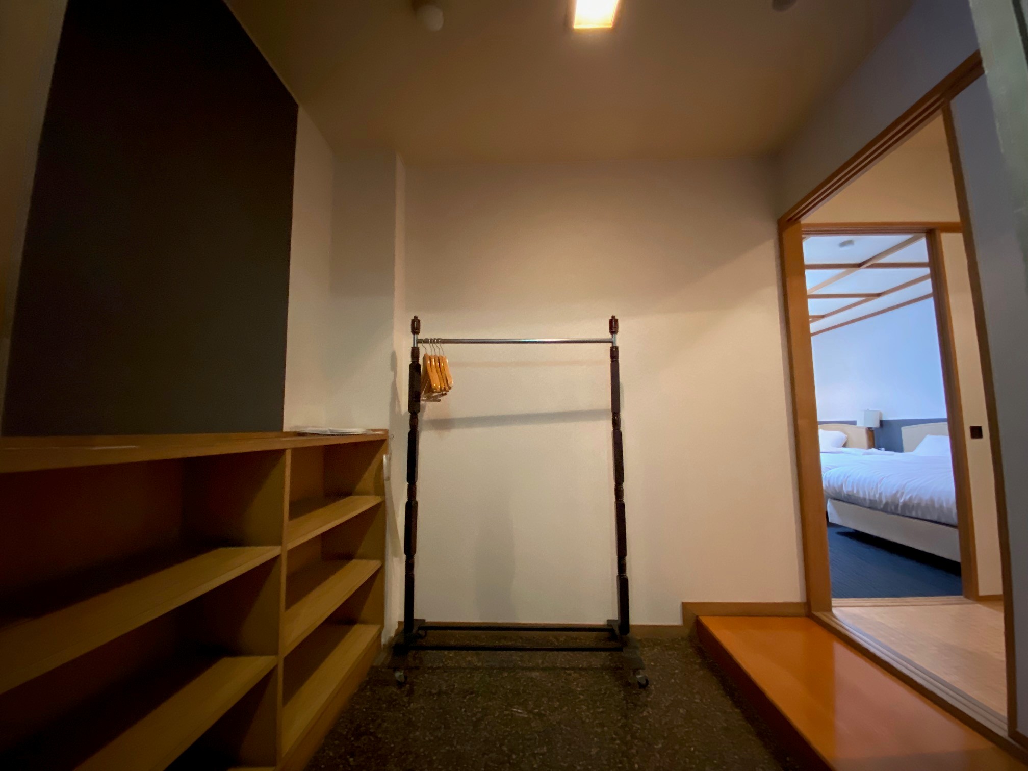 和洋室（小）前室