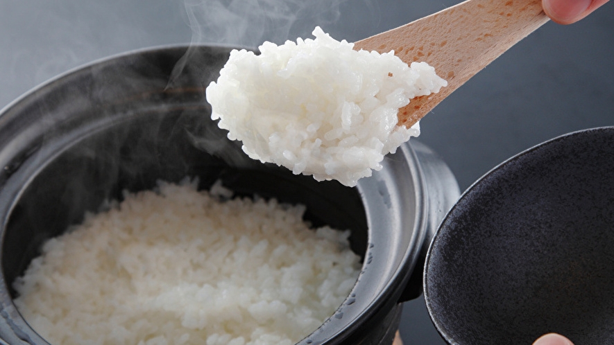【ご朝食（一例）】お米は「大網白里のコシヒカリ 金谷米（かなやまい）」を使用