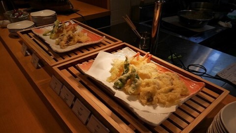 ■夕食　天ぷら(感染症予防の為盛り合わせにて提供)　季節と仕入れにより内容は変わります。