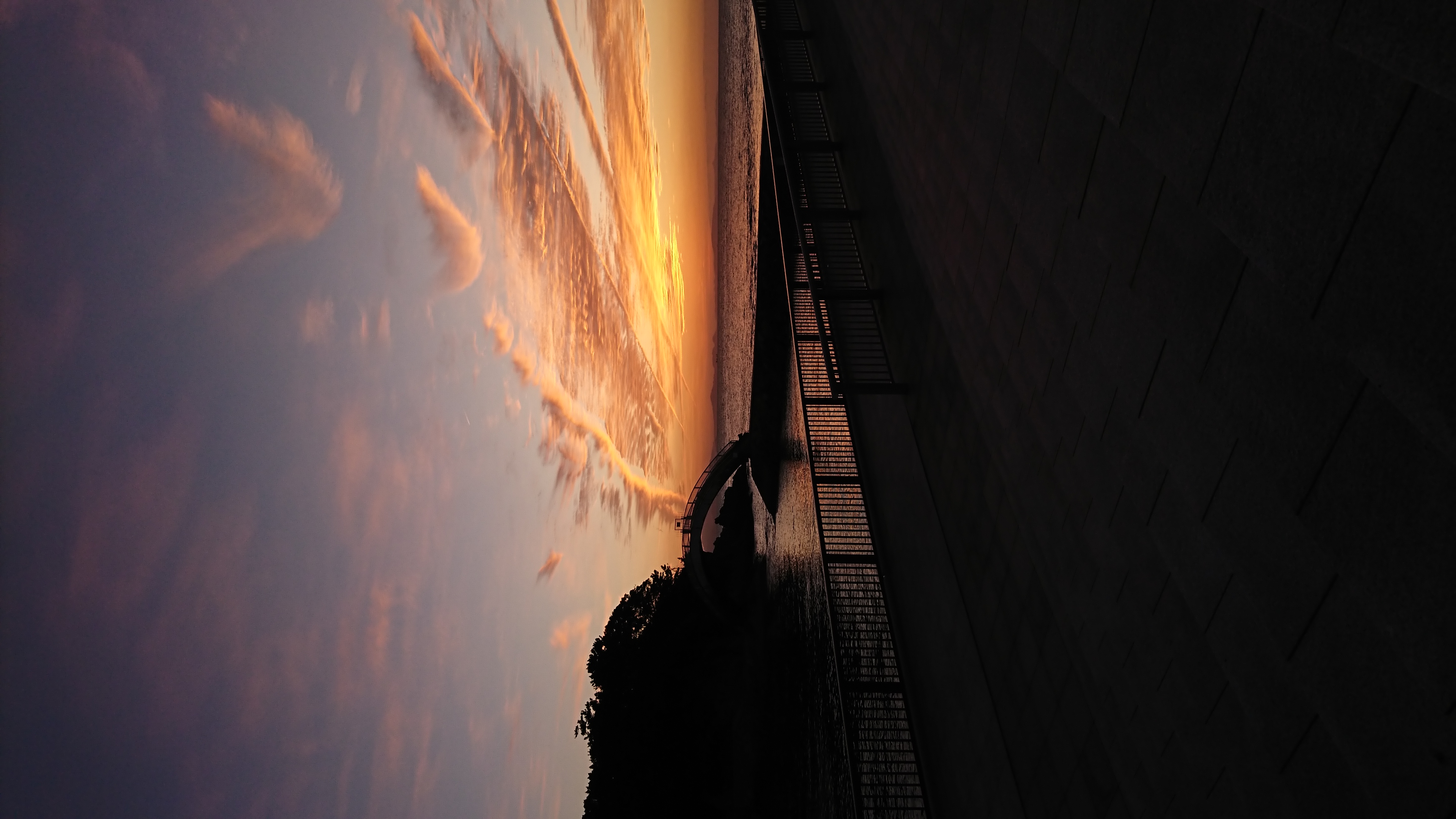 海の展望広場より夕景