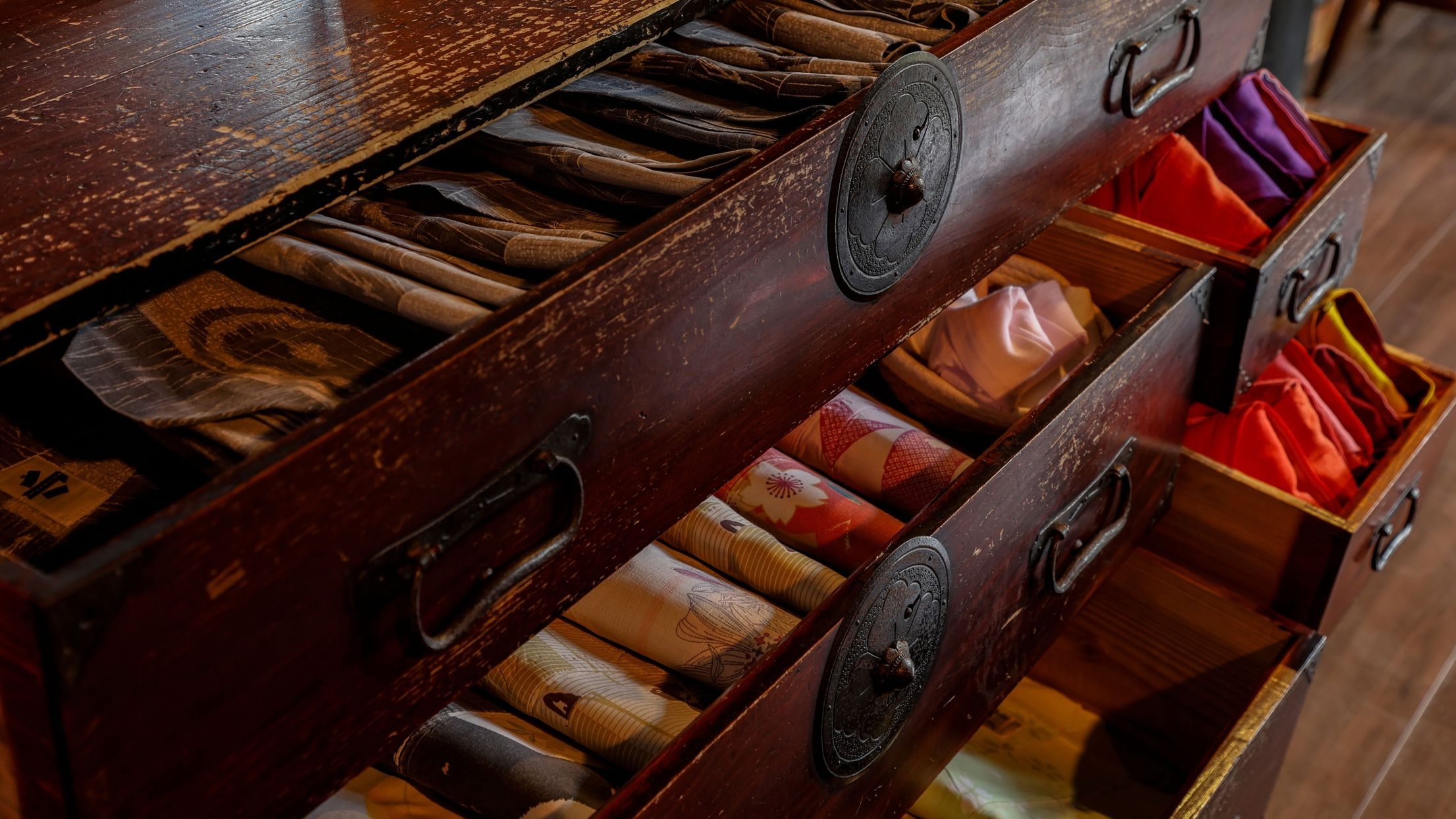 【春SALE】【選ばれ続ける冬の定番】蟹と黒毛和牛を愉しむ、至高の美食会席【2E6】