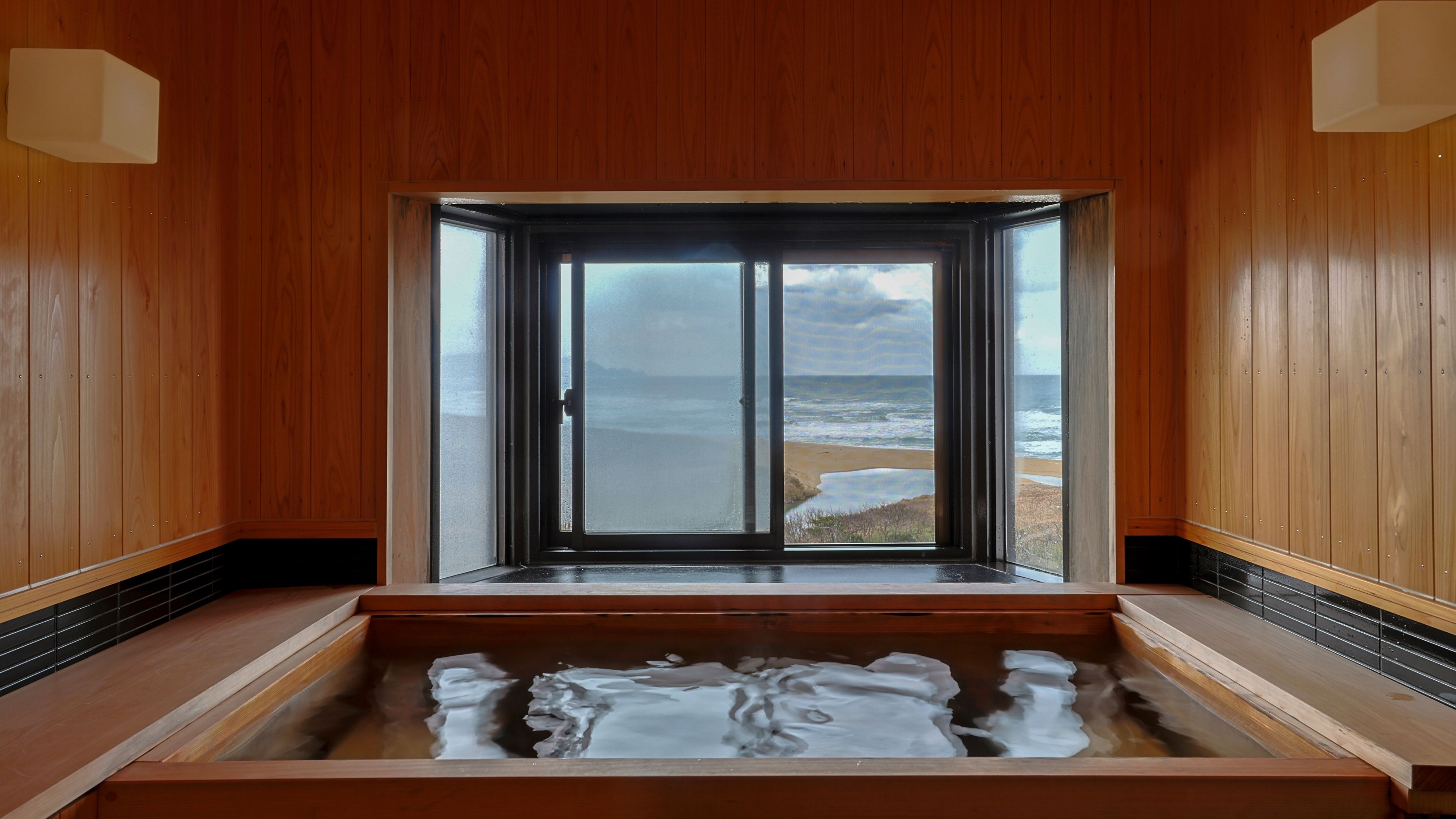 【海景・船首潮見台付】温泉展望風呂付 船首和室（2階）