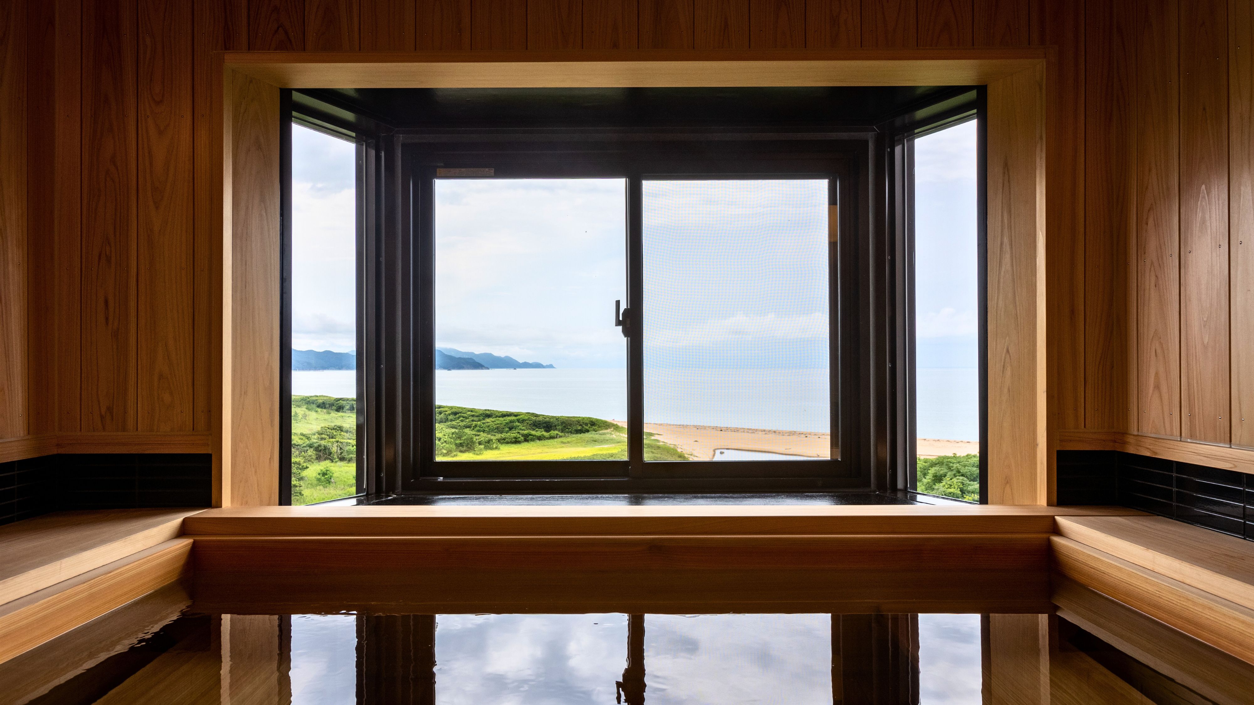【客室】船首和室　－オーシャンフロント・キャプテンズキャビン－　浴室［一例］