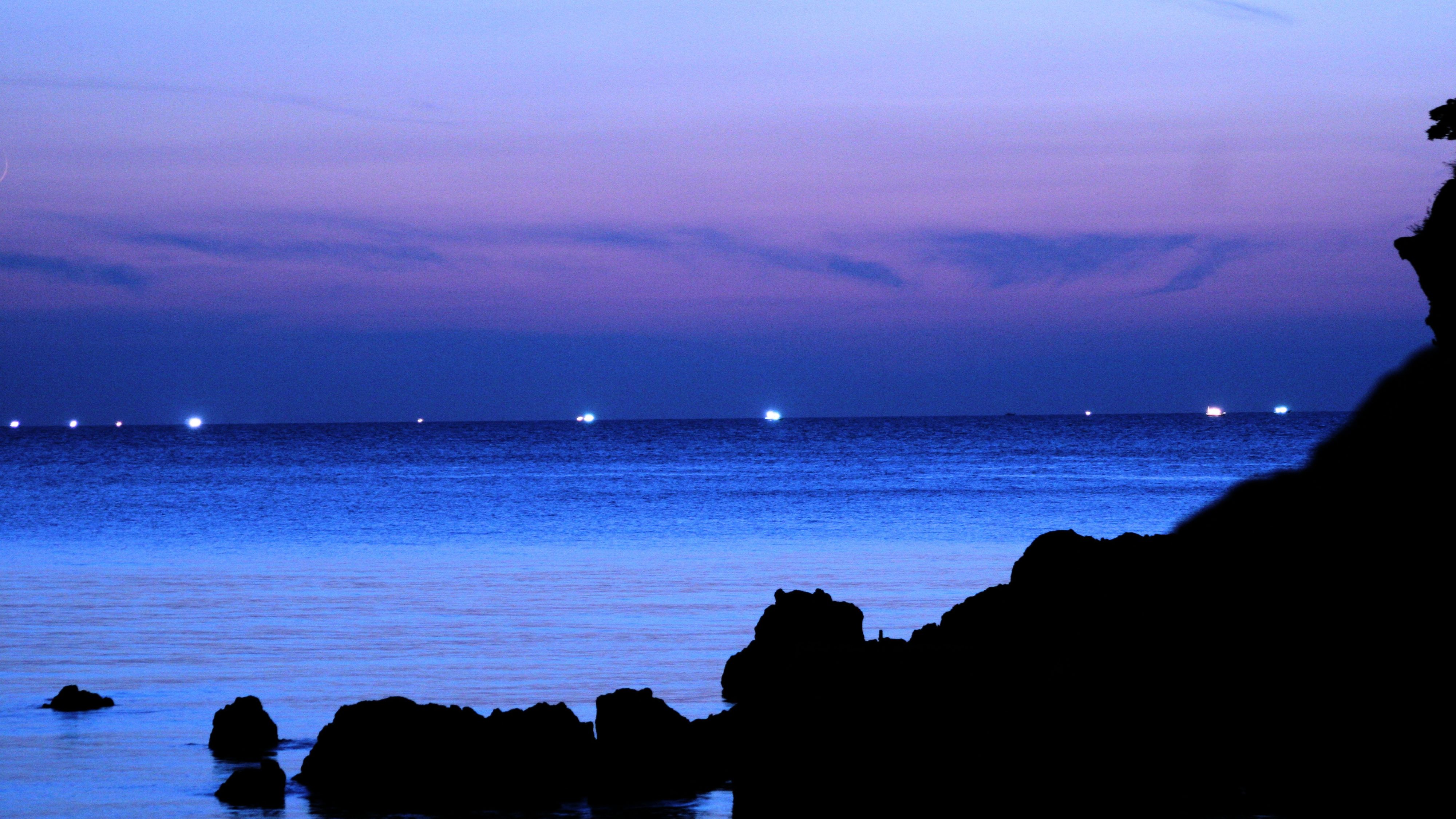 夕日ヶ浦から見える漁火