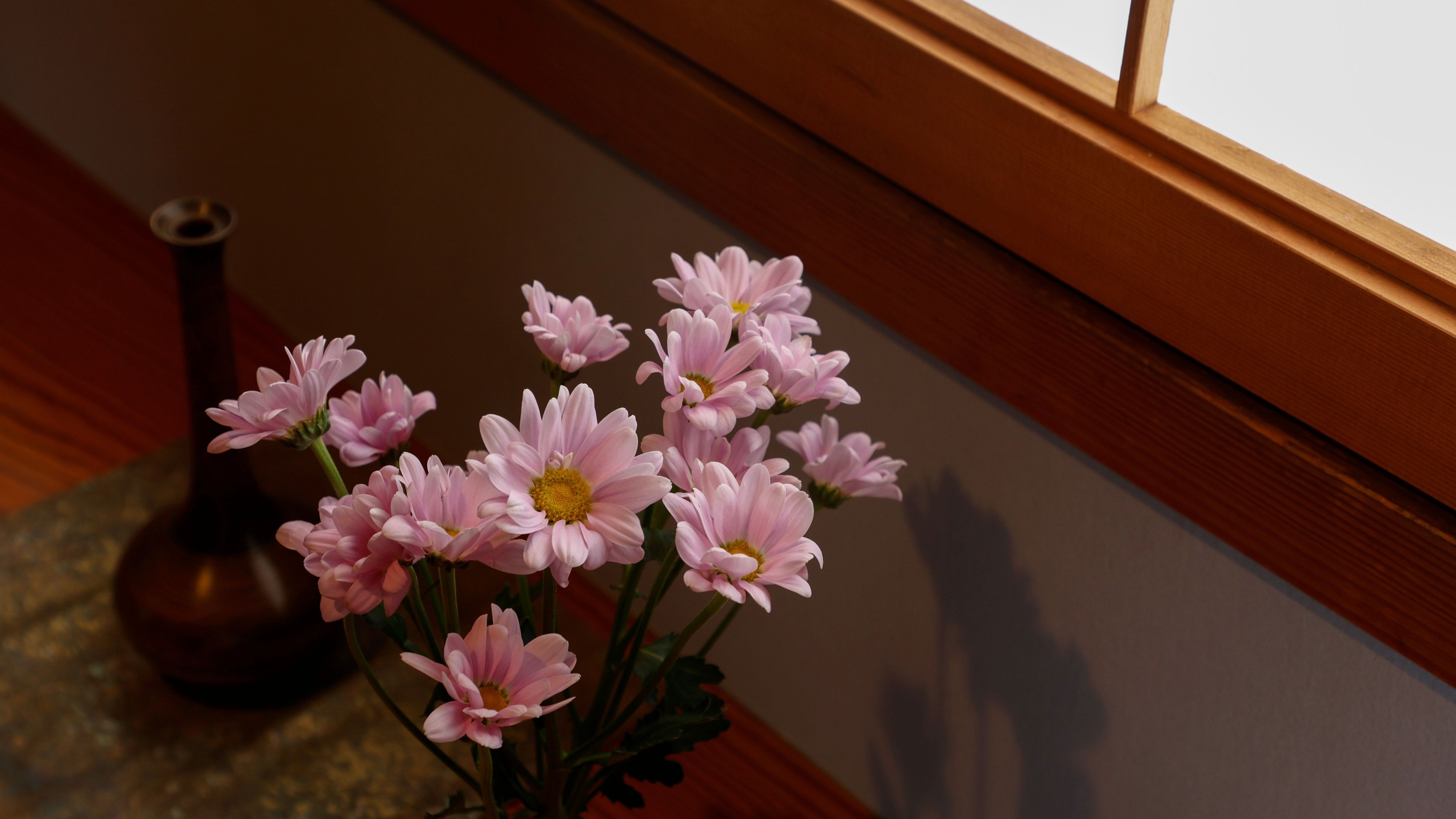 【館内】季節の花が館内を彩ります