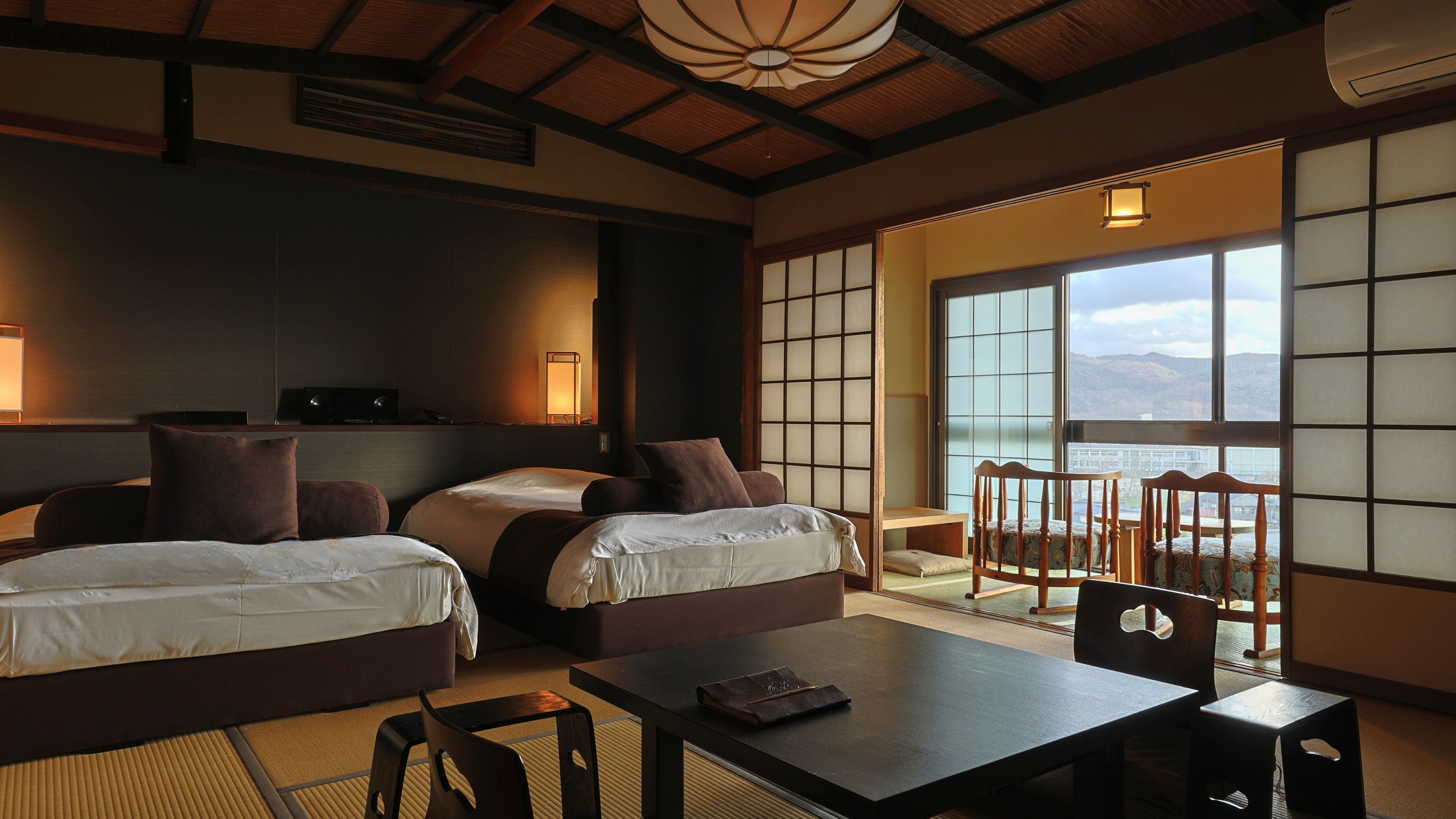 【山景】川側和室（2・3階）