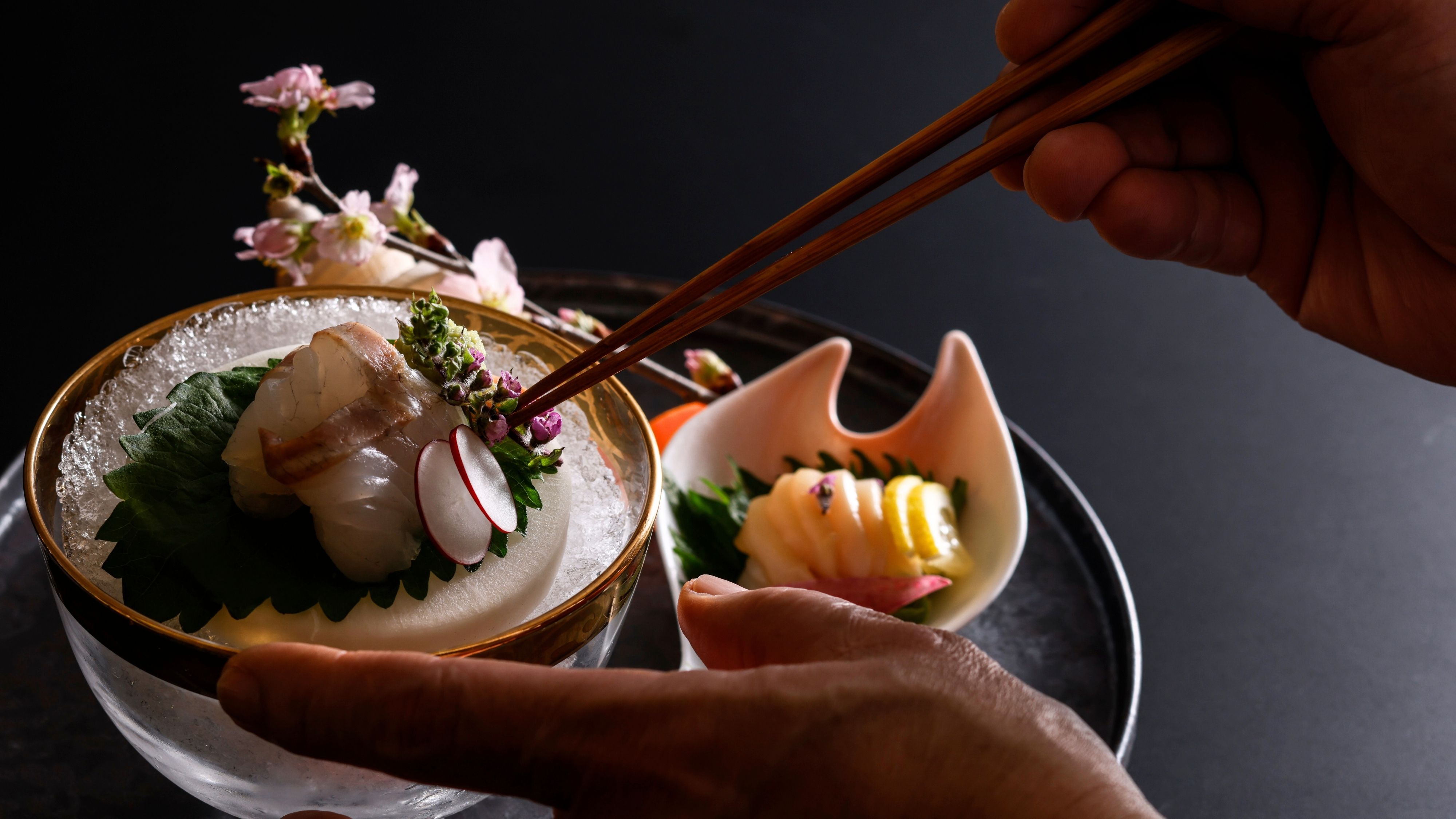 熟練の技が光る、繊細な手仕事による美しい一皿。