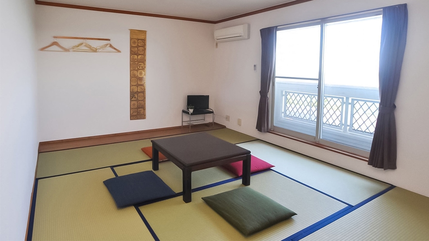 ・【和室4人部屋】目の前に琵琶湖を望む和室です
