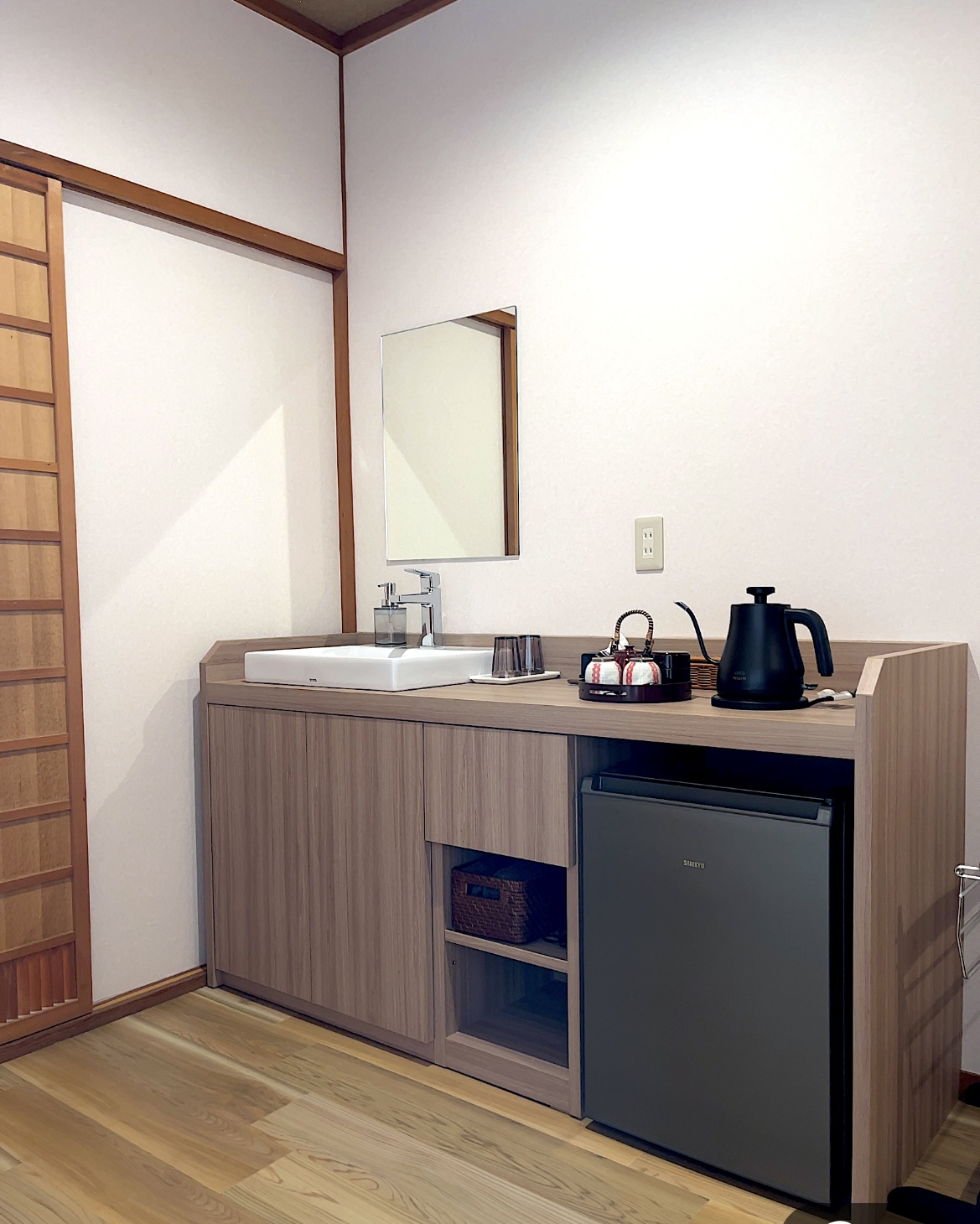 山側6畳 トイレ付き 萩の間