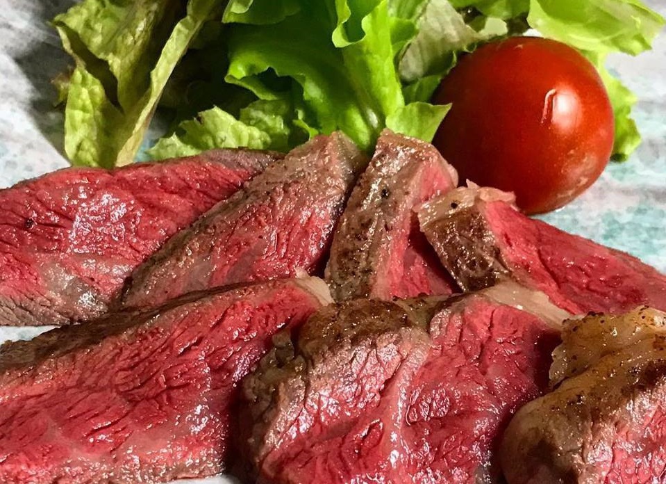 琴引浜まで徒歩２分！源泉かけ流し温泉と旬の食材を使った食事と船盛！和牛ステーキ入り満腹！潮風プラン