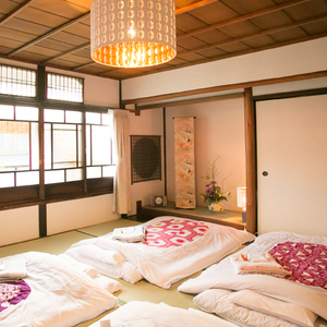 桜Sakura 2階和室　京間9畳.床の間付