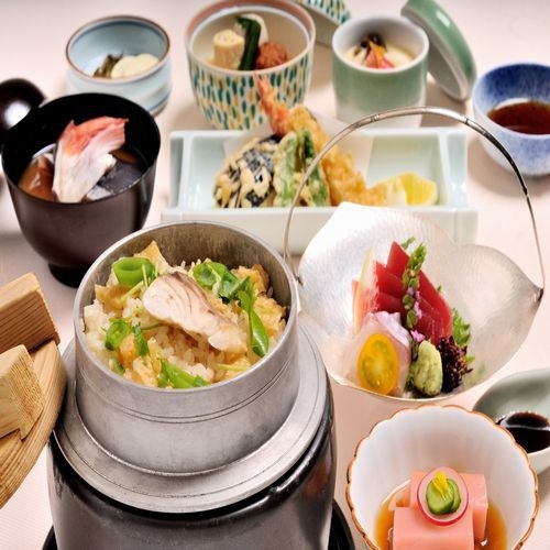 【LUXDAYSセール】【2食付き】日本料理「四季」限定『季節の釜飯御膳』×『海老名の朝食』
