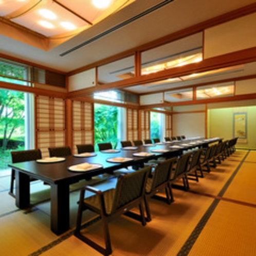 *日本料理“四季”/お祝いの席にピッタリ！お座敷は新緑が美しい趣ある和空間。