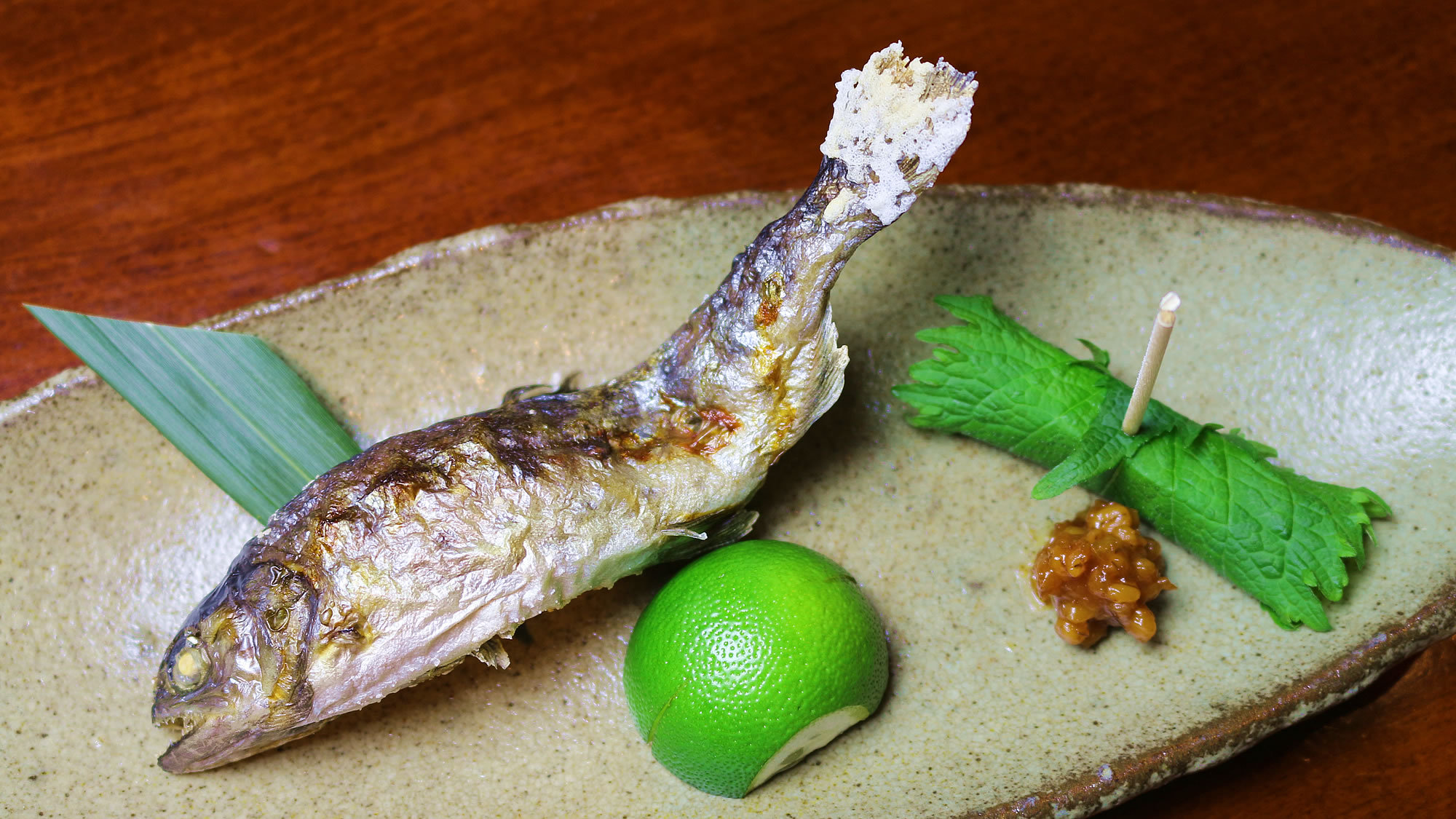 ５月の夕食）鮎の塩焼き
