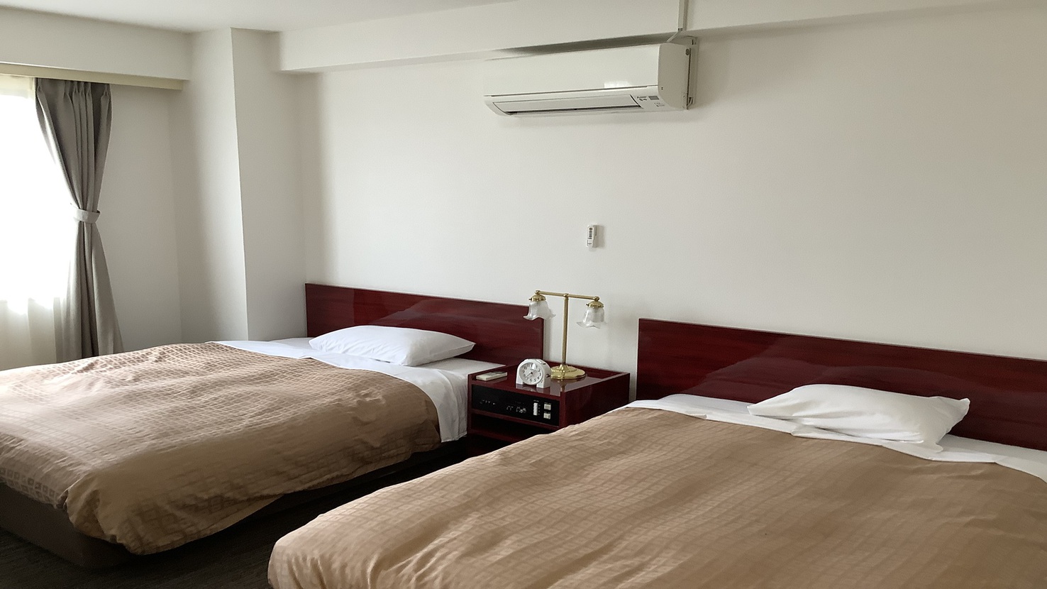 〇喫煙_ツイン　■全室WIFI接続！ダブルベット２台♪