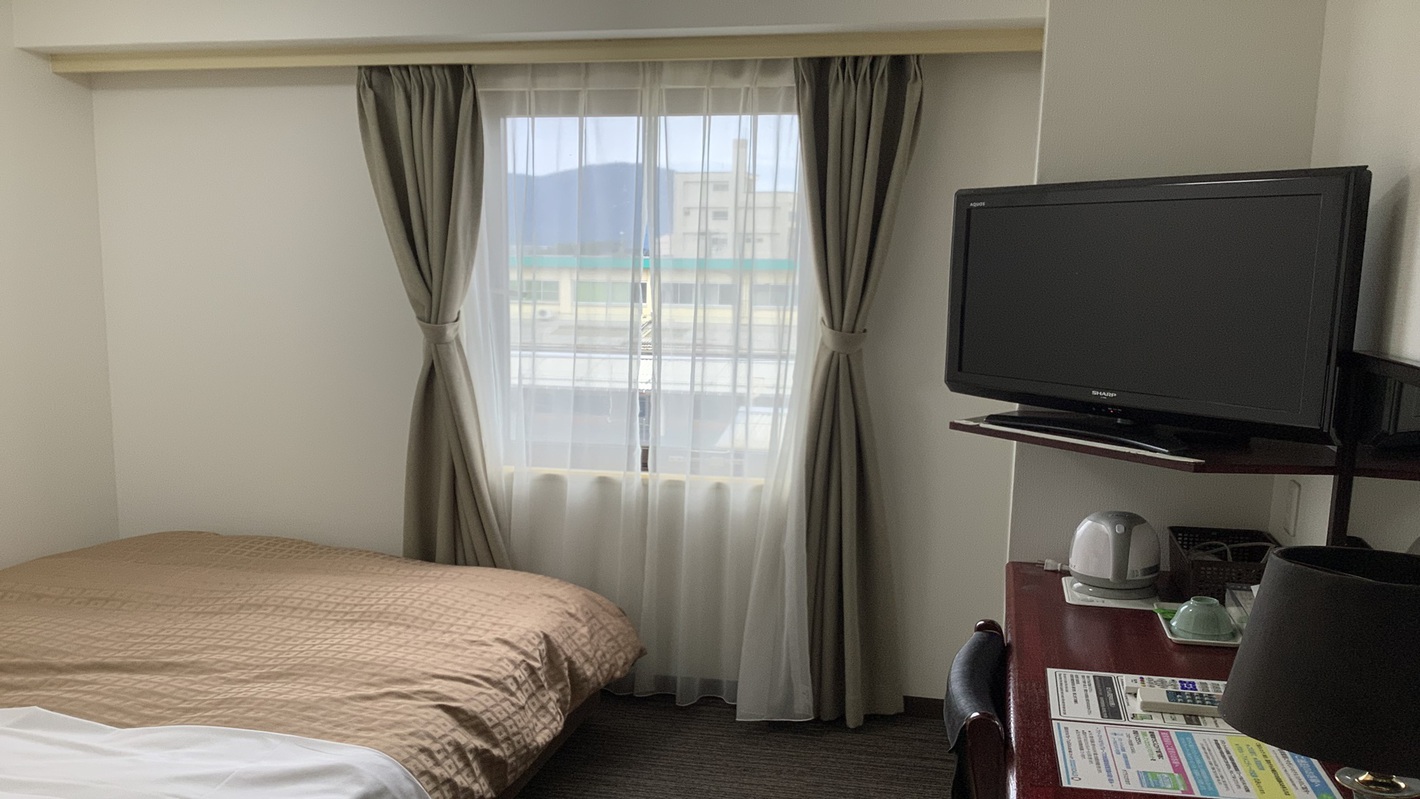 ○喫煙_セミダブルベットで2名利用♪全室WIFI接続可