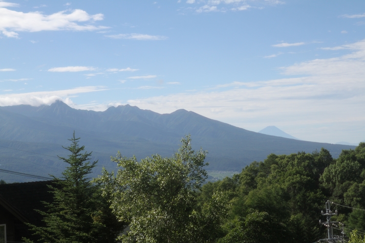 展望室よりの八ヶ岳の全景です。