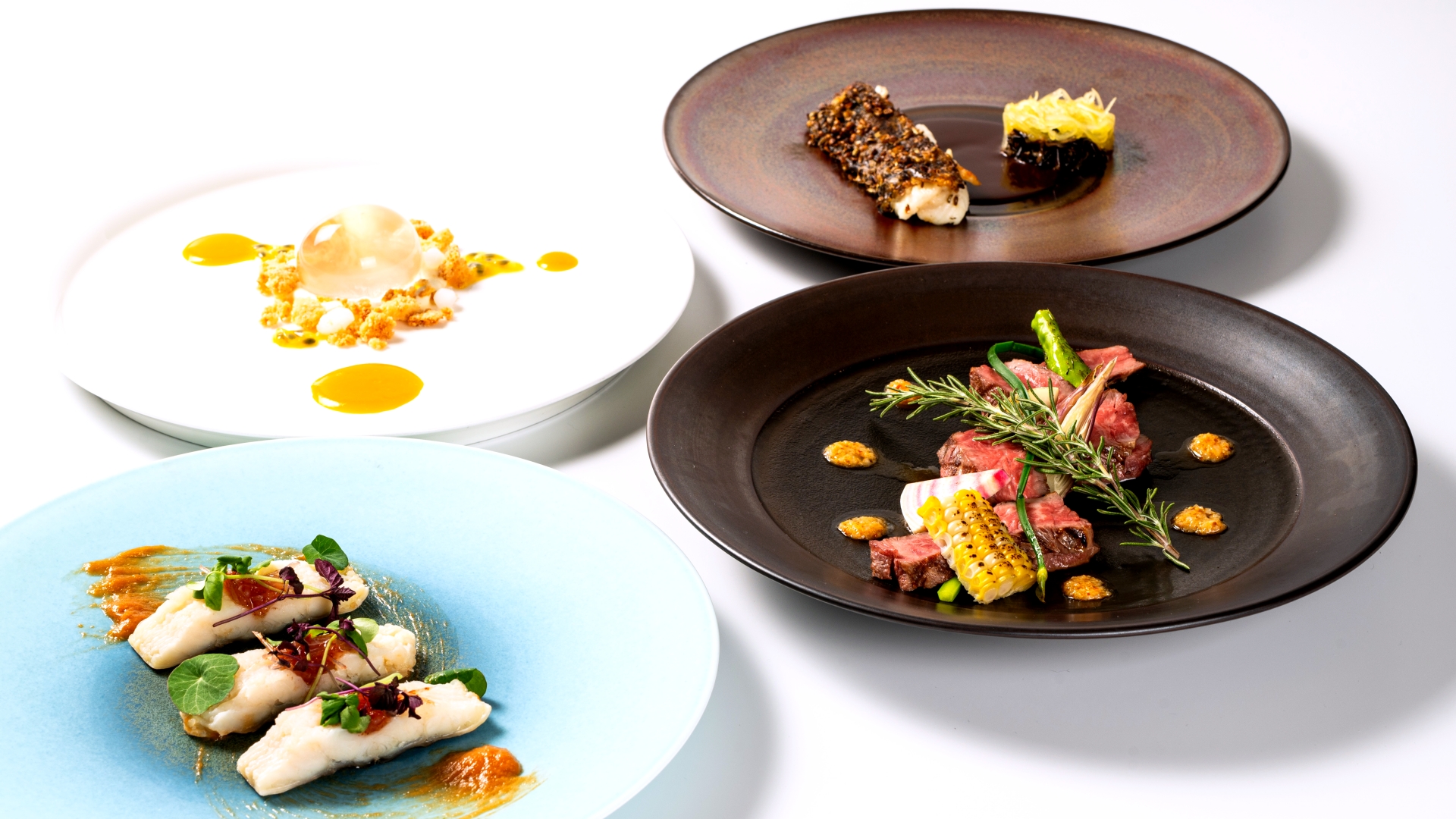 季節の食材を使用した彩り豊かなフレンチディナー