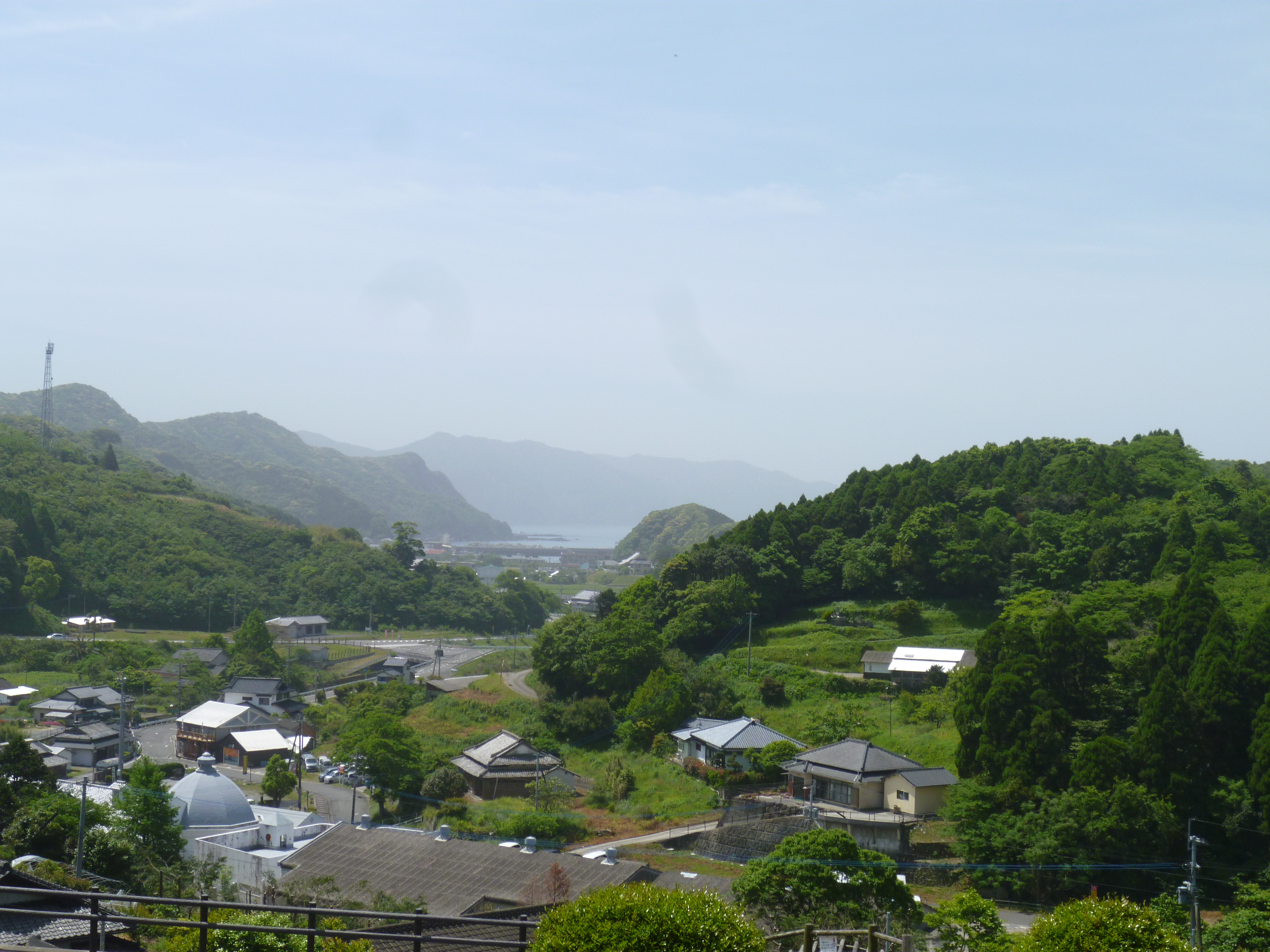 【周辺】大江天主堂から撮影した大江漁港、天草ロザリオ館