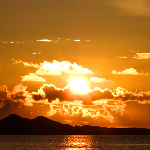 *石垣島の大自然／お部屋から見られるサンセット。島の大自然に癒しのパワーをもらって。