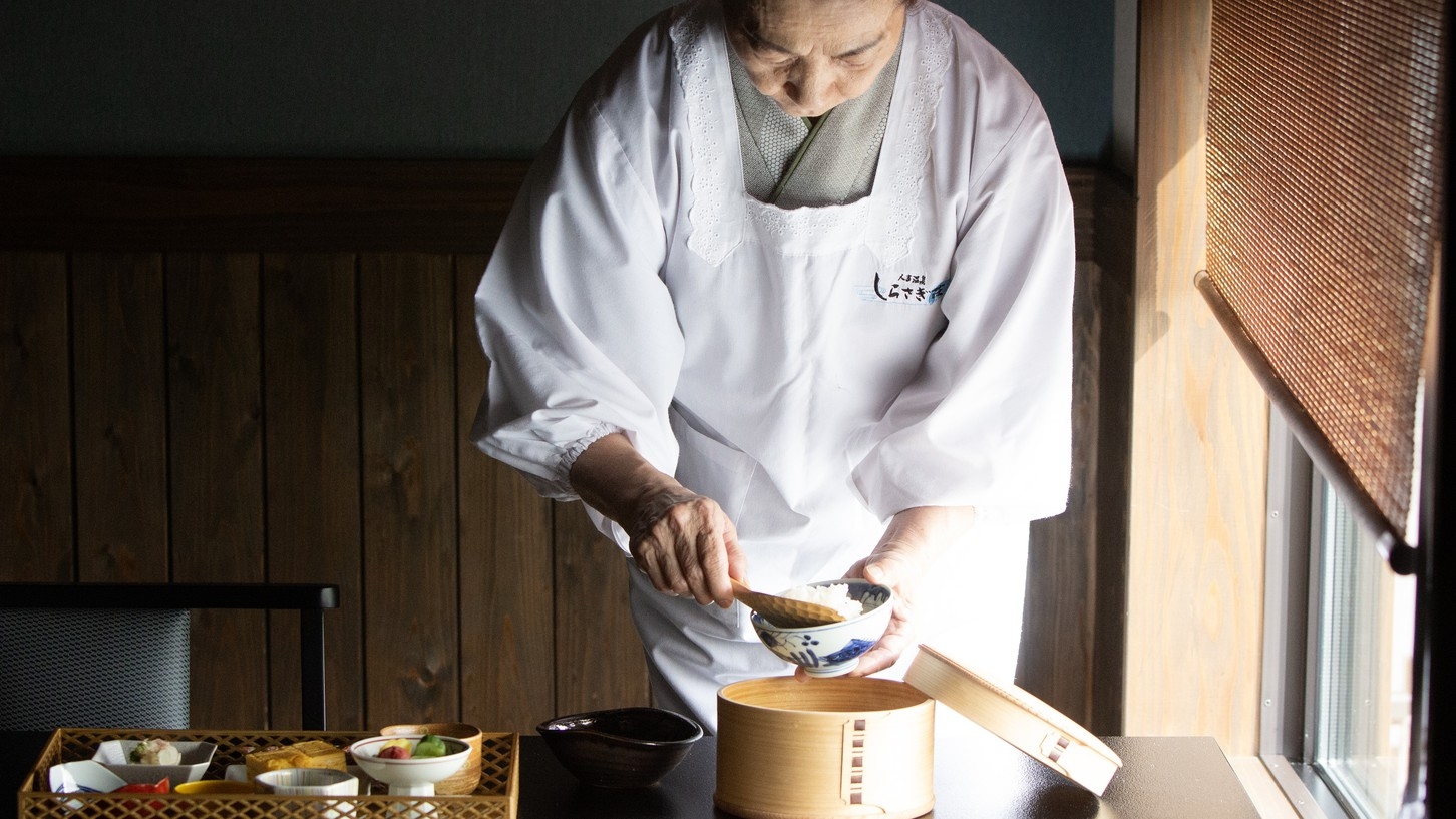【朝食付き】湧水と温泉に癒される、自然が紡ぐ和朝食で彩る口福なひととき♪湯あみで心ほどける朝の贅沢旅