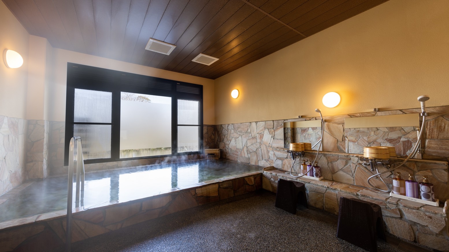 【朝夕付き】源泉かけ流しの湯と旬の味覚を愉しむ癒しの旅 —静けさに包まれて、心ほどける山里の宿