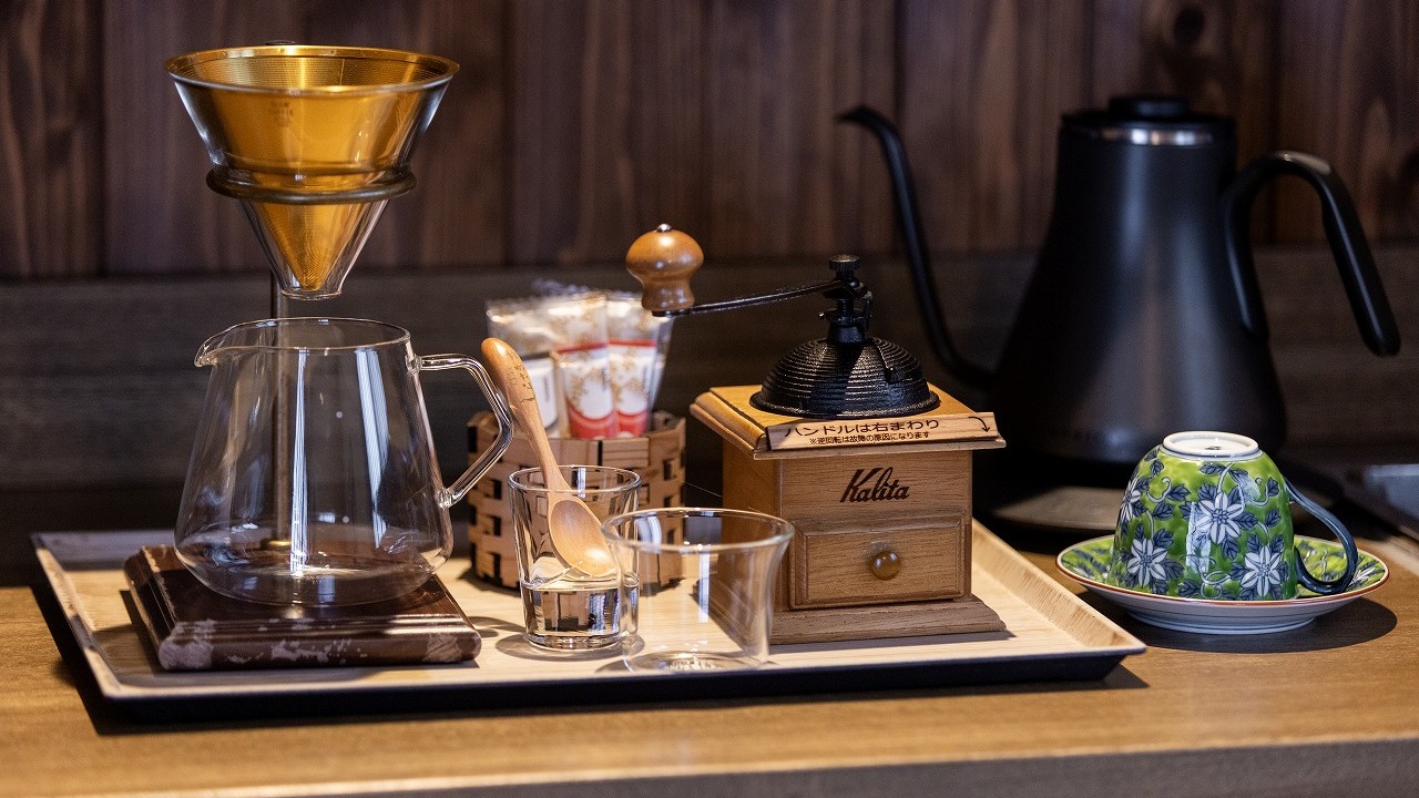手挽きのミルで淹れる上質な珈琲タイム