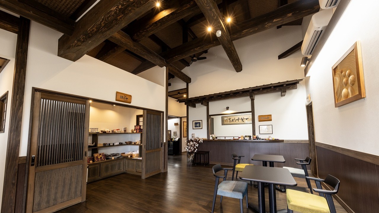 旅の始まりにふさわしい、心地よい寛ぎのロビー