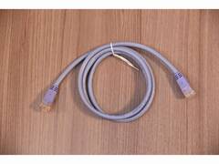 お部屋には、有線LANコードも備え付け。より快適な通信環境をお約束いたします。