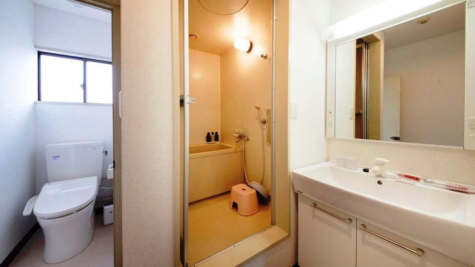 ★和室はトイレ・バス・洗面が全て分かれています。ご家族連れに人気です。