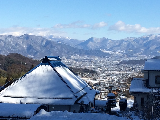 別所温泉街を一望