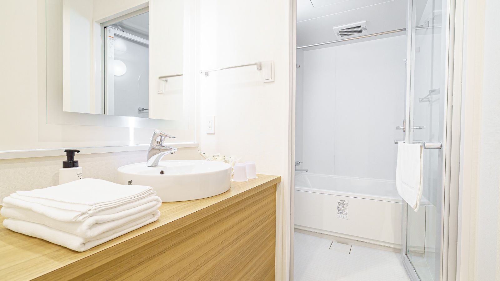 バスルームとトイレは全室セパレートタイプで広々。