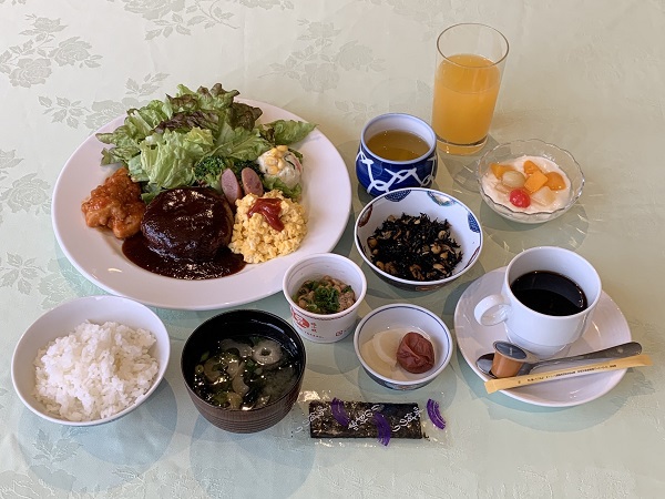 朝食（洋食盛り付け例）