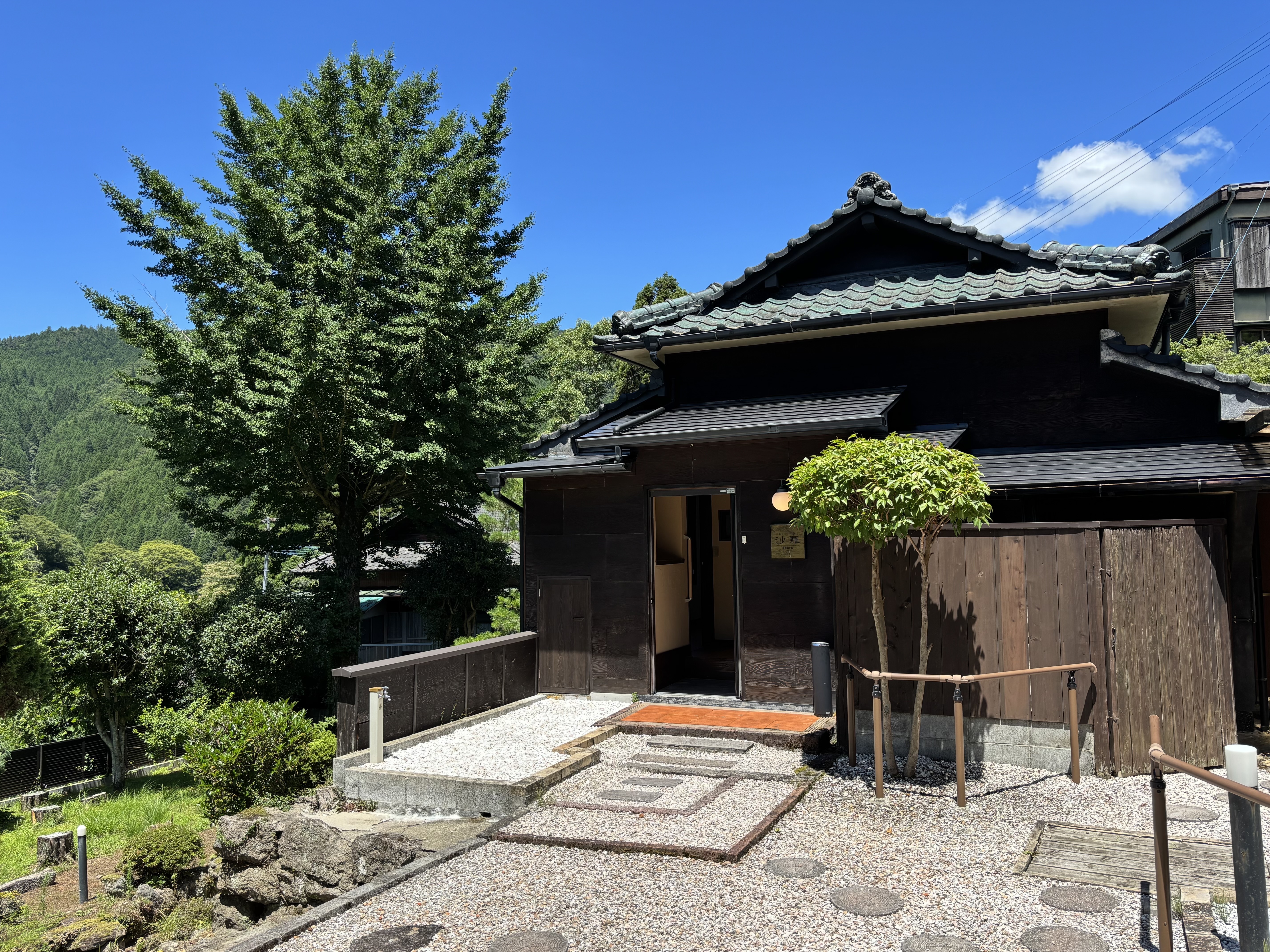 離れ「しゃら」