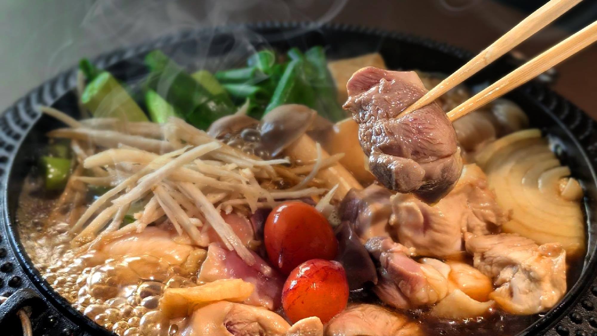 【地鶏の田舎風すき焼き】地鶏の旨味が染み渡る ”丹波の逸品” ｜お食事処 提供｜天然温泉