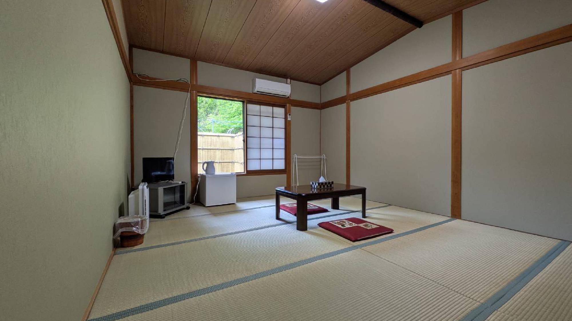 本館シンプル和室（バス・トイレ共有）