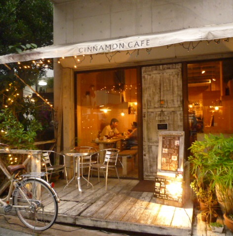 【ニューパラダイス通り】沖縄のカフェのさきがけと言われるCinnamon Cafe(シナモンカフェ）