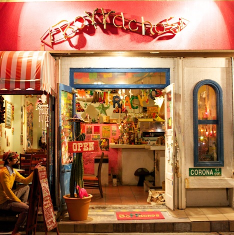 【ニューパラダイス通り】琉球メキシカンレストラン「BORRACHOS」（ボラーチョス）まで徒歩２分