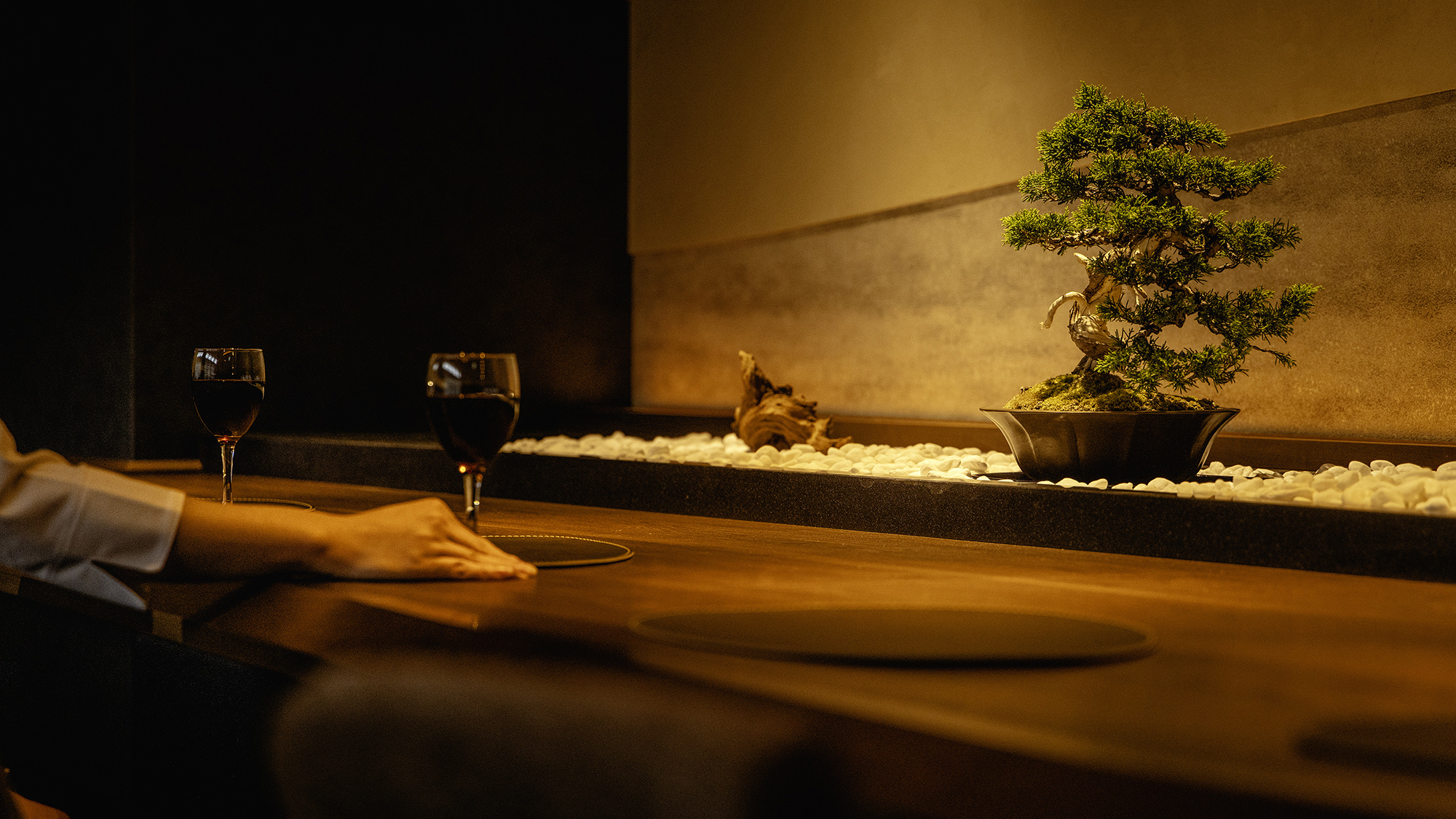 【プレミアムラウンジ】こだわりのインテリアを取り揃えた特別な空間