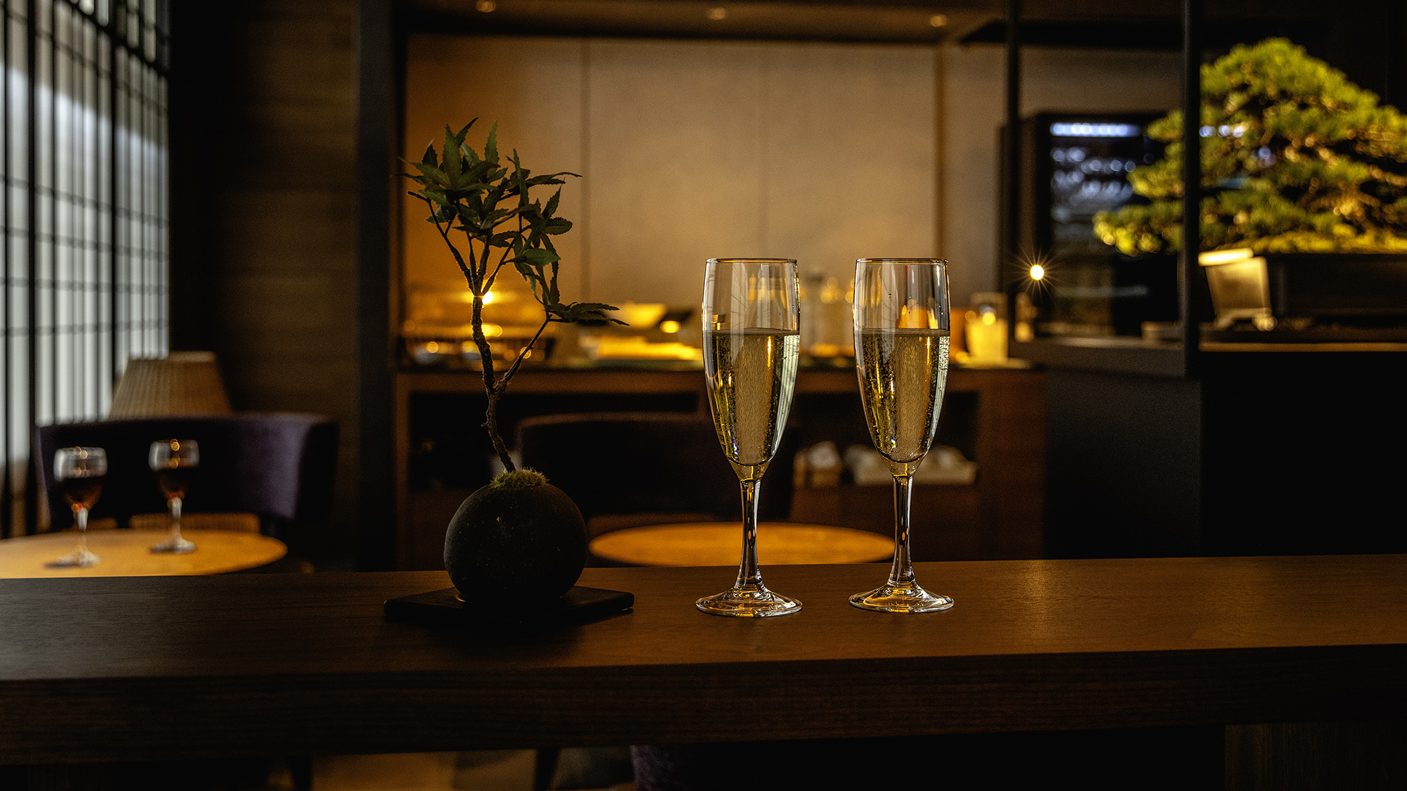 【プレミアムラウンジ】日常から少し離れたラグジュアリーなひとときを